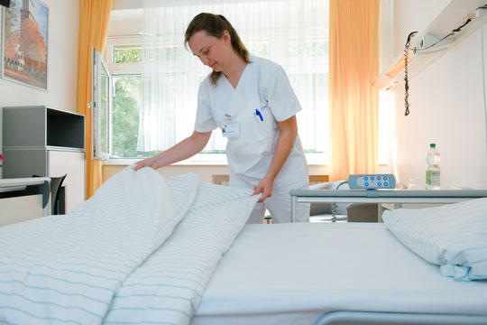 Azubi Gesundheitspflege Krankenpflege Im Patientenzimmer Azubi Gesundheitspflege Krankenpflege Im Patientenzimmer